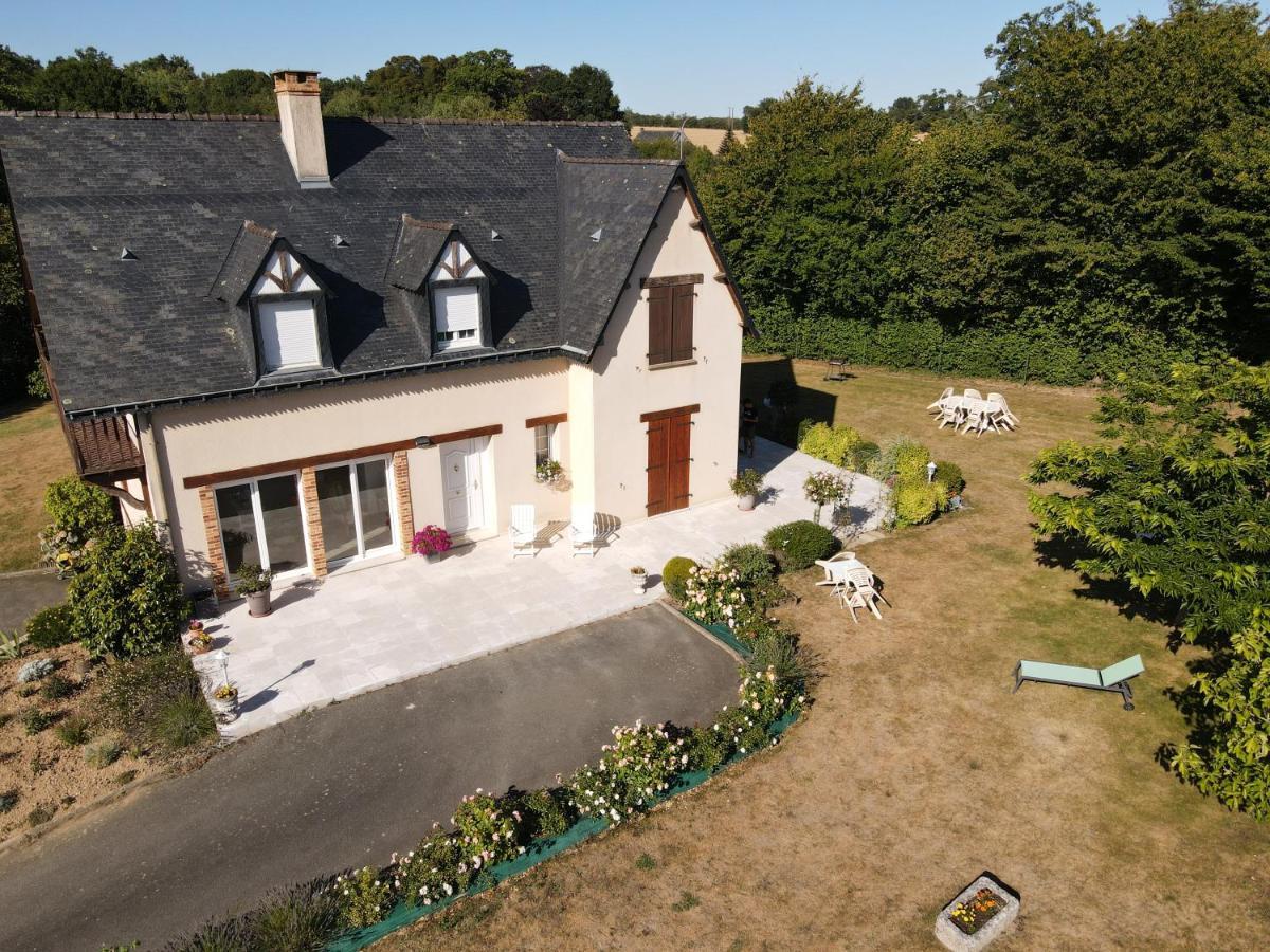 Chambres D'Hotes Le Bignon Dans Les Alpes Mancelles Villaines-la-Juhel エクステリア 写真